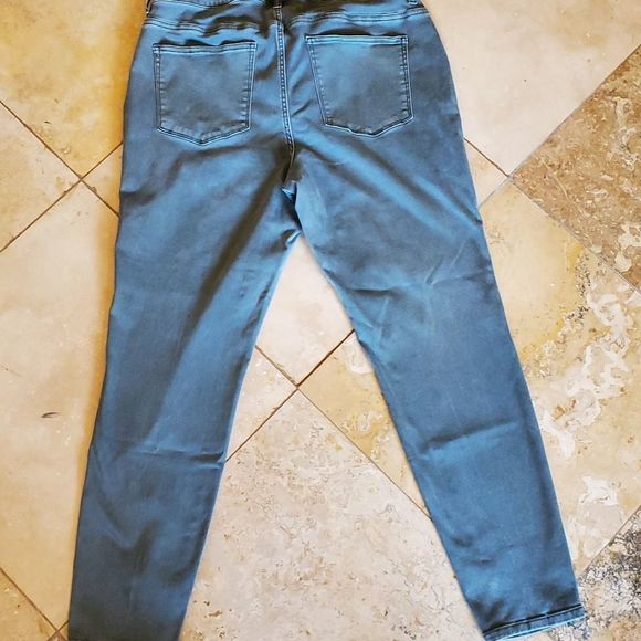 Jeans - Picture 5 of 6